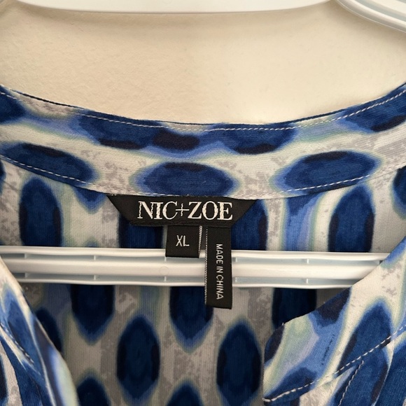 Nic and Zoe Blue and White Sleeveless Top - Picture 4 of 4